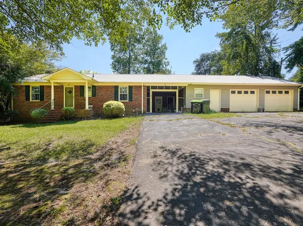 100 Carpenter Dr, Landrum, SC 29356