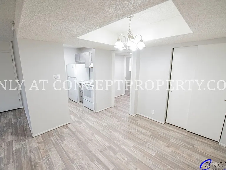 Foothill Terrace — Photo 75