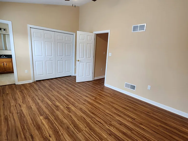 10528 Forest Hill Dr — Photo 30