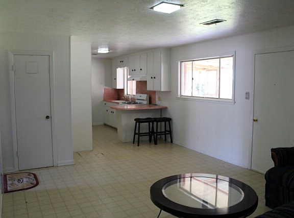 2nd image of 4015 42nd St