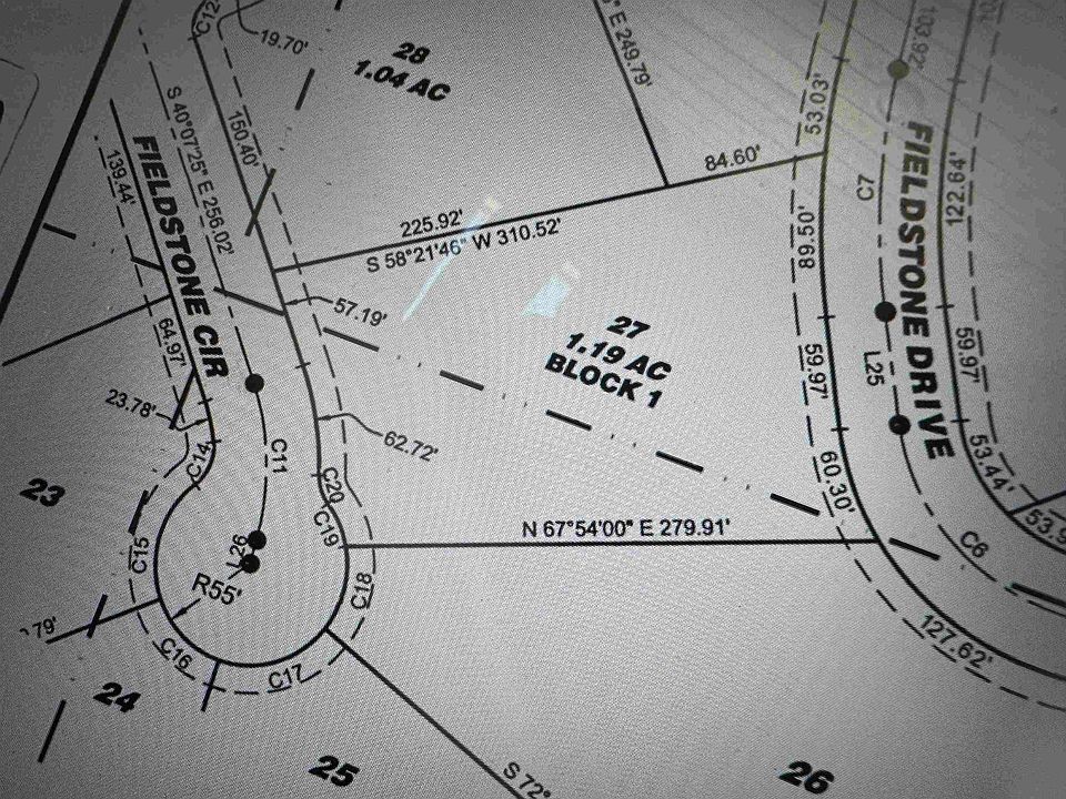 1st image of 27 Fieldstone Dr