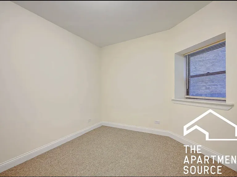 2830 N Albany Ave #G — Photo 8