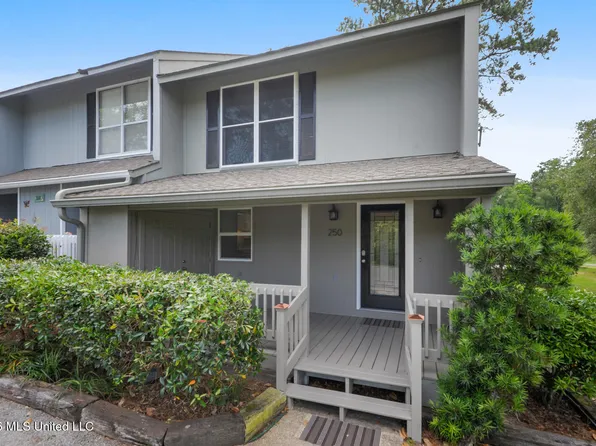 250 Highpoint Dr, Diamondhead, MS 39525