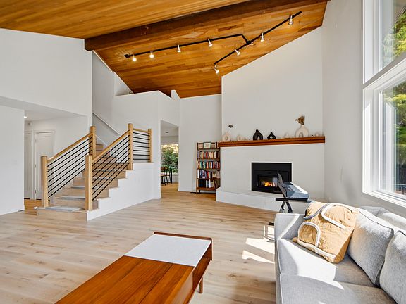 4th image of 17016 SE 12th Pl