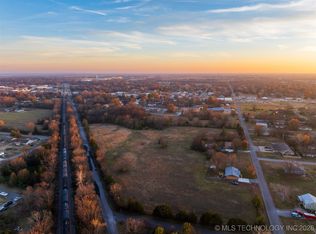 1 N Pierce Ave, Wagoner, OK 74467