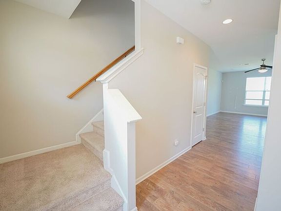 4th image of 215 Shelton St
