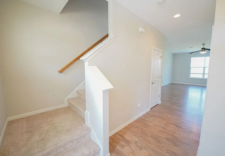 215 Shelton St — Photo 4