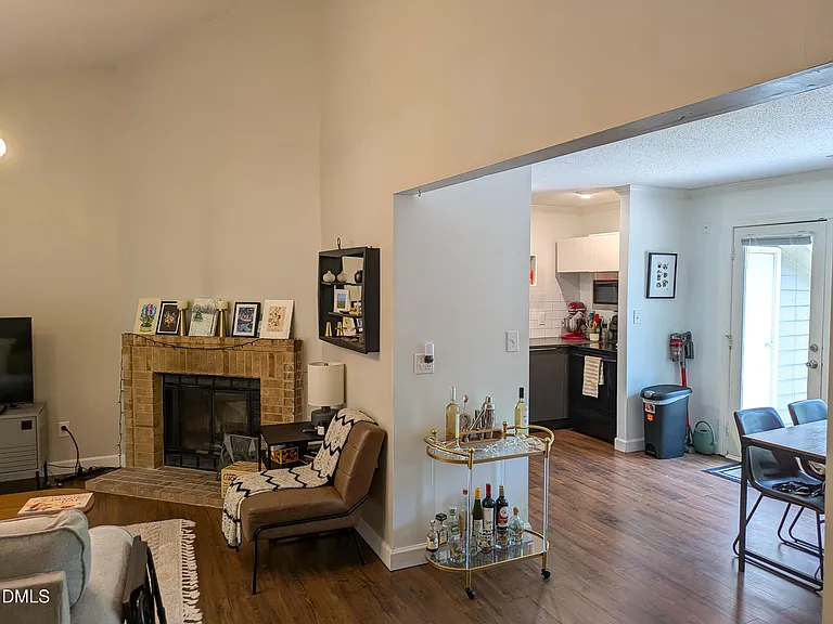 200 W Woodcroft Pkwy #52B — Photo 4