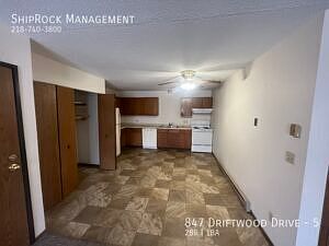 3rd image of 847 Driftwood Dr #5