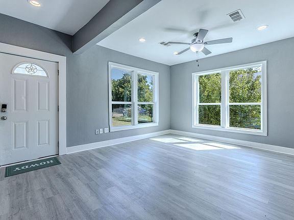 5th image of 2322 Reuter Ave