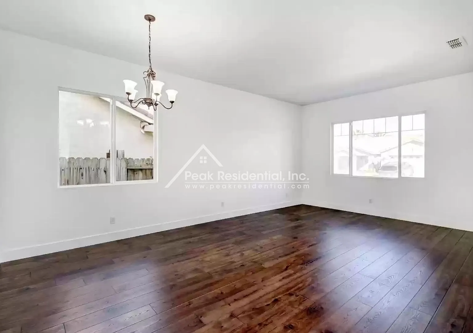 Wonderful 3bd/2ba Elk Grove Home with 2 Car Garage — Photo 2