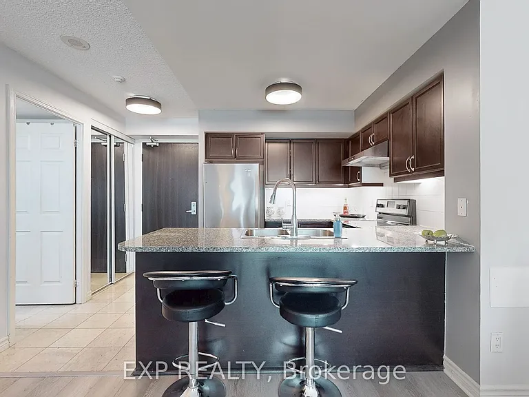 25 Lower Simcoe St #1106 — Photo 9