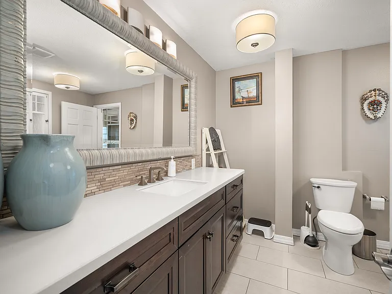1207 S Liberty Dr — Photo 14