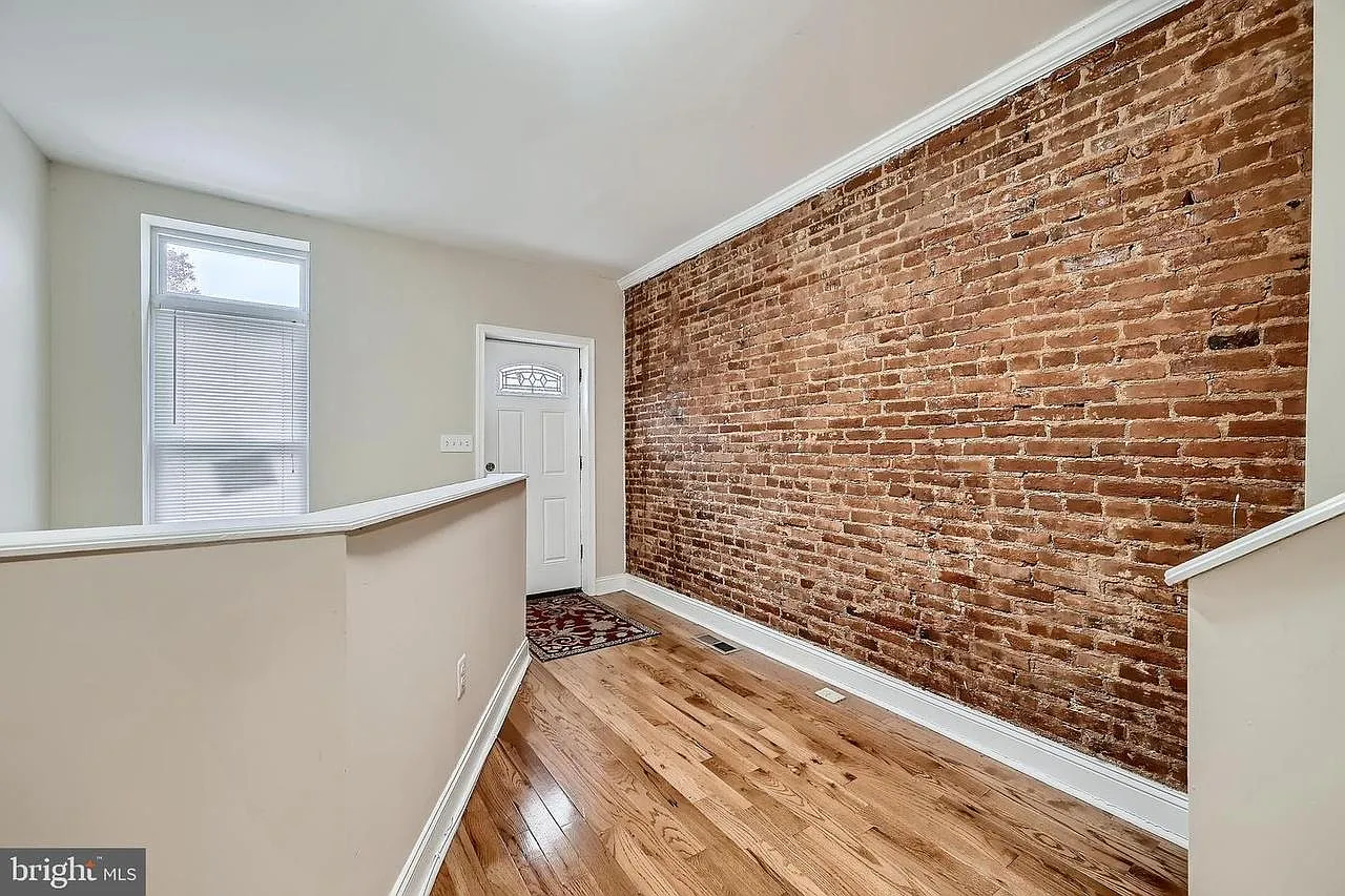 2019 Jefferson St — Photo 2