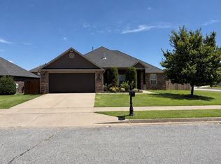 2909 N 14th Pl, Rogers, AR 72756