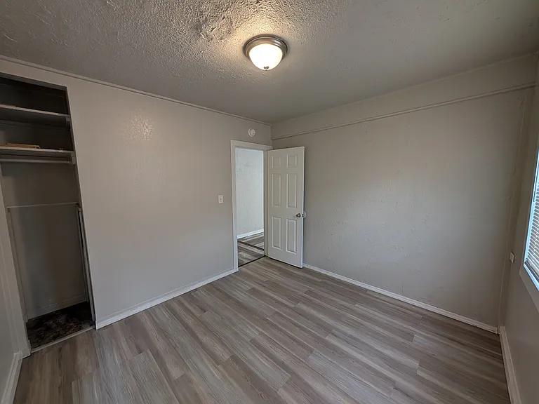 1930 Lana Ave NE — Photo 14