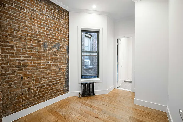 Rented by Nooklyn NYC LLC | media 8