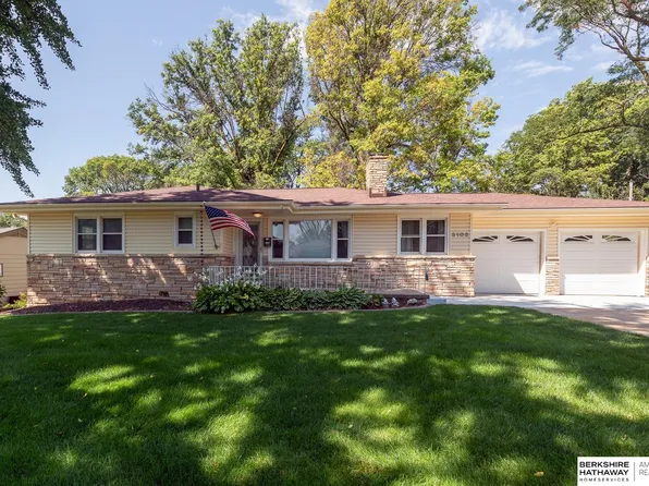 3102 S 102nd St, Omaha, NE 68124