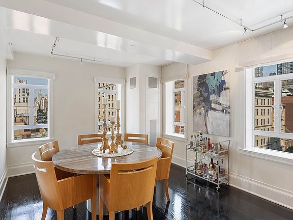 4th image of 21 E 61st St APT 8F