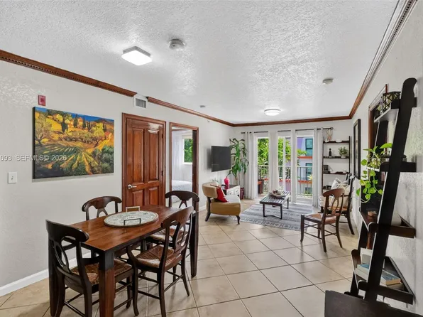1060 NW 7th St APT 205, Miami, FL 33136