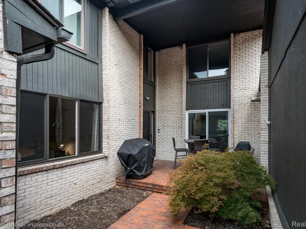 1974 Bent Tree Trl, Bloomfield, MI 48302