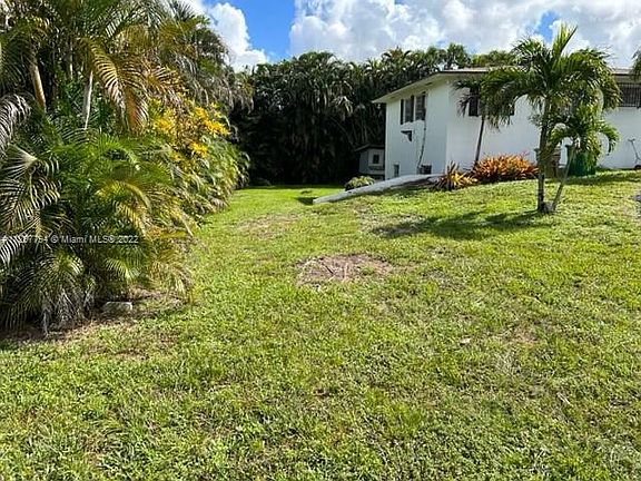 3rd image of 5860 SW 70th Ave