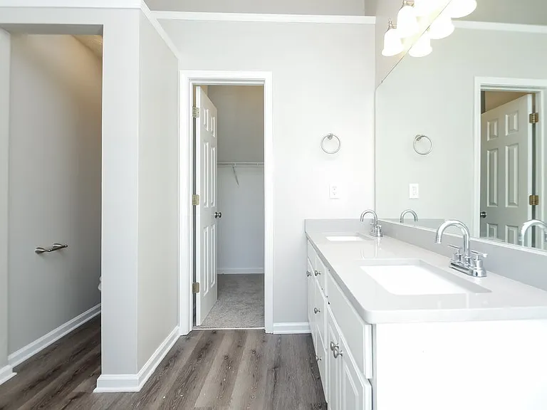 8202 Camp Hill Ct — Photo 12