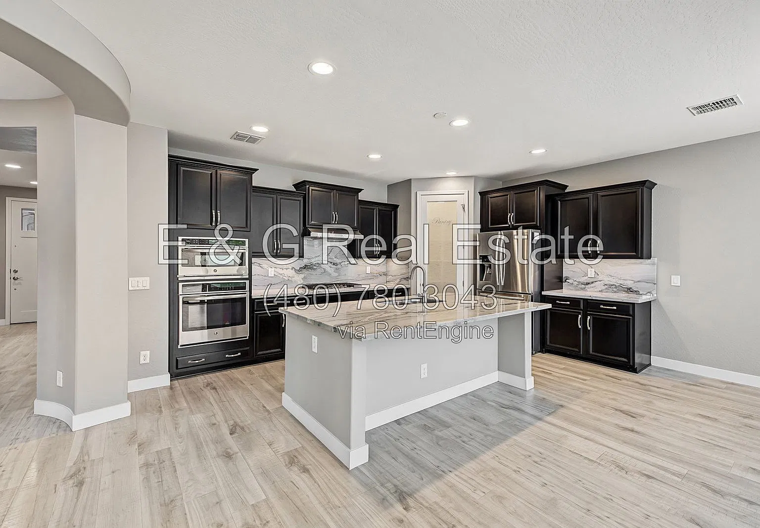 3 bed, 2.0 bath, 1866 sqft, $2,595 — Photo 2