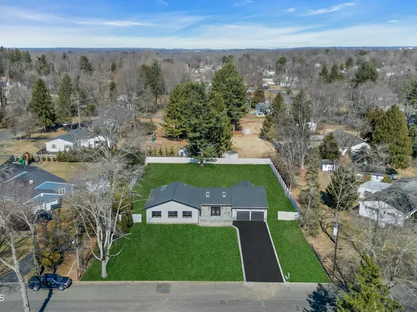 11 Kent Place, Tinton Falls, NJ 07724