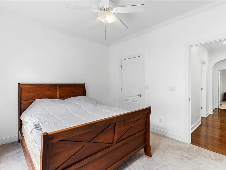 901 Renaissance Ct — Photo 13