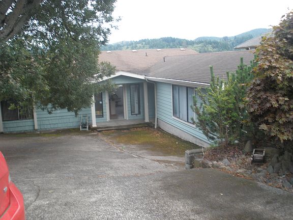 2nd image of 3242 NE 30th Dr