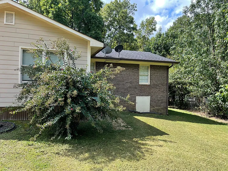 21 David Rd — Photo 5
