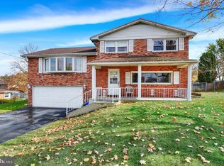 2855 Cambridge Rd, York, PA 17402