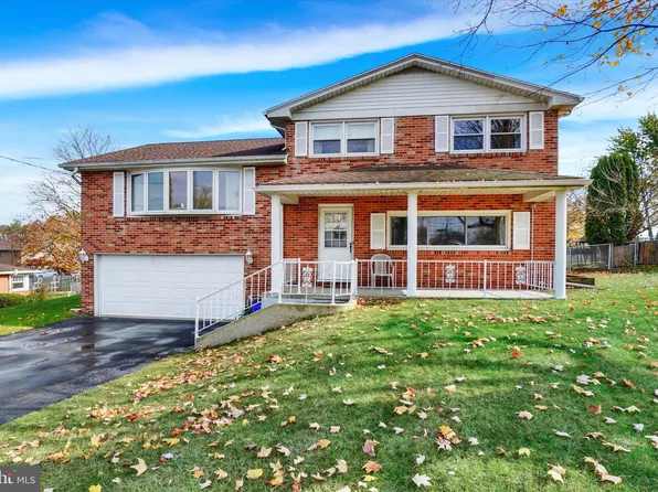 2855 Cambridge Rd, York, PA 17402