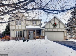 2194 Loyola Dr, Woodbury, MN 55125