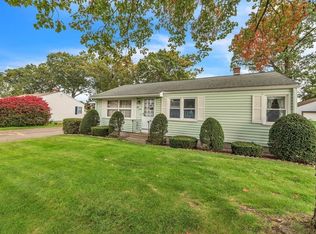 57 Oakwood St, Chicopee, MA 01020
