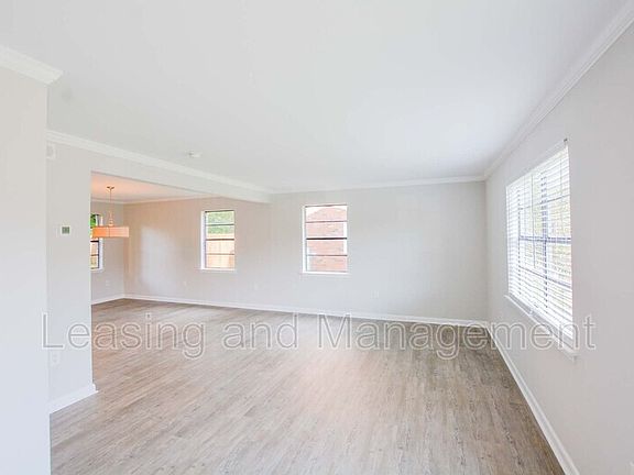 3rd image of 415 Parkdale Dr APT 16F