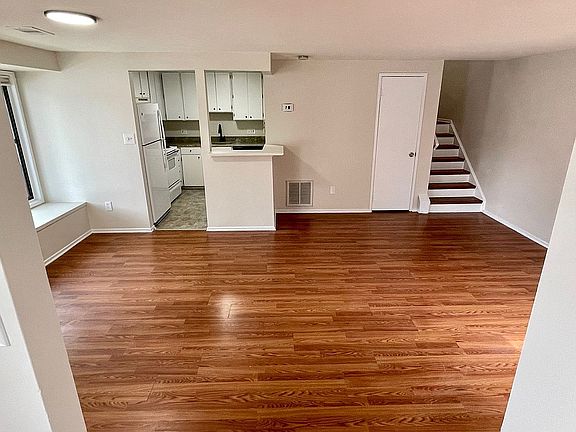 5th image of 9691 Brassie Way