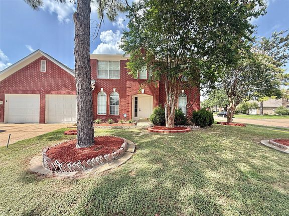 3rd image of 14802 Bellflora Ct