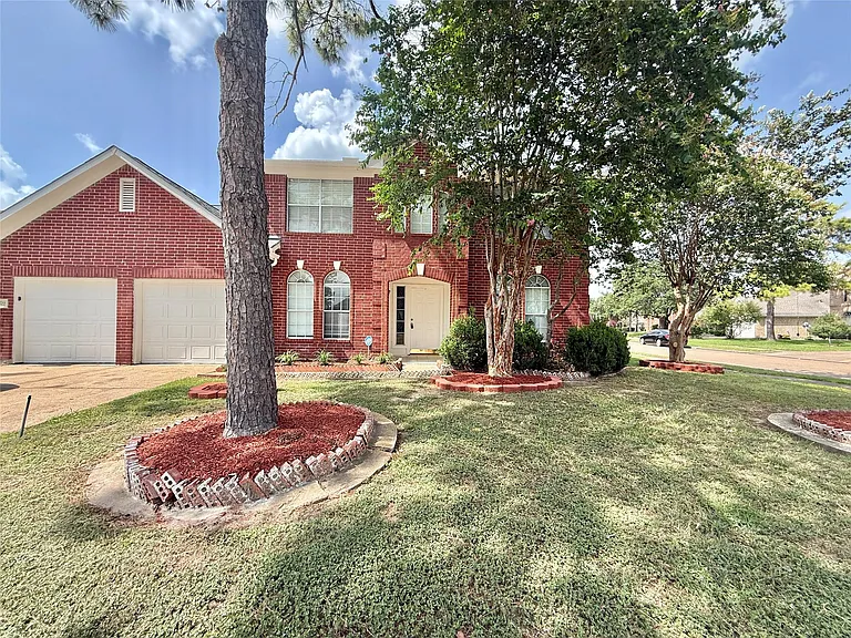 14802 Bellflora Ct — Photo 3