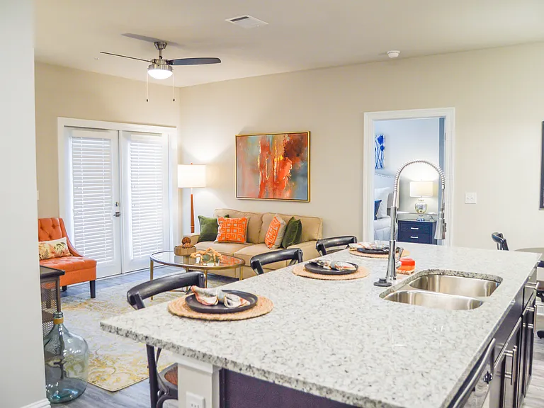 Silver Oaks Apartments — Photo 24