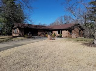 8 Hickory Ridge Ct, O'Fallon, MO 63366