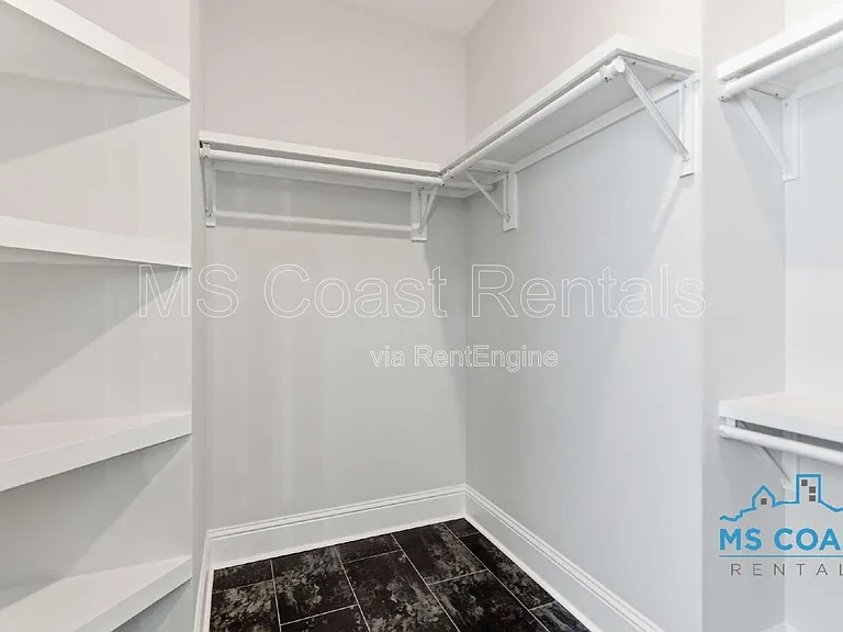 15334 Oak Creek Cv — Photo 17