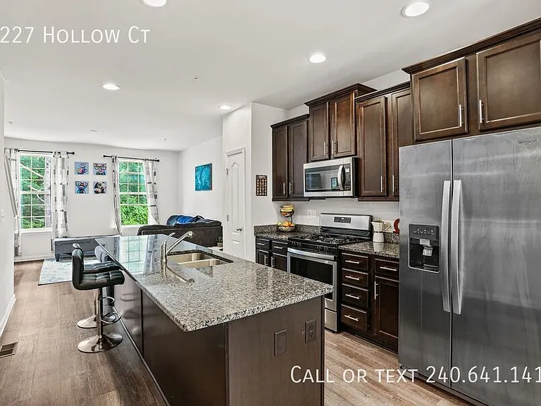 8227 Hollow Ct — Photo 11