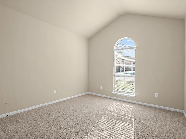 16440 Pienza Dr — Photo 20
