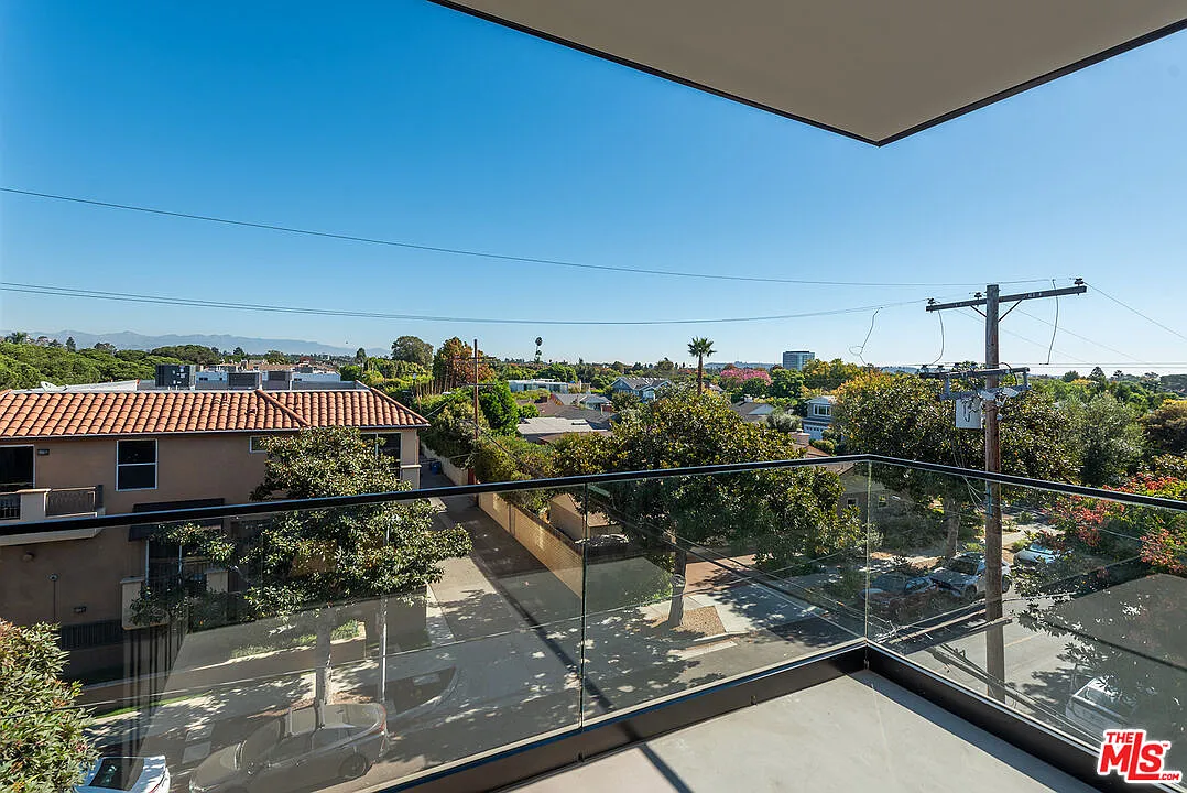 1 bed, 1.0 bath, 800 sqft, $3,700 — Photo 3