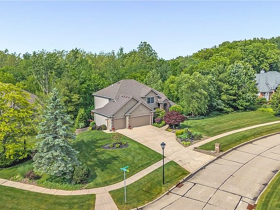 3rd image of 14751 Lancelot Ln E