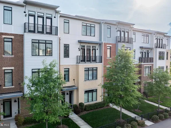 1414 Ribbon Limestone Ter SE Unit E-204, Leesburg, VA 20175