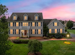 8 Autumn Ridge Rd, Branford, CT 06405