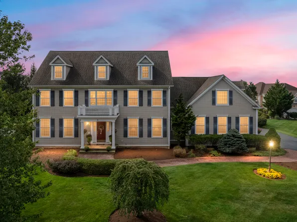 8 Autumn Ridge Road, Branford, CT 06405
